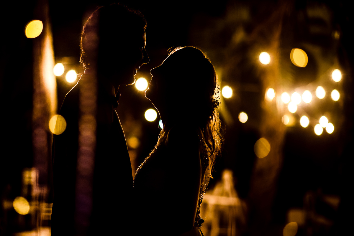 casamiento en Quinta JR Ranch 
 retrato novios contra luz boda