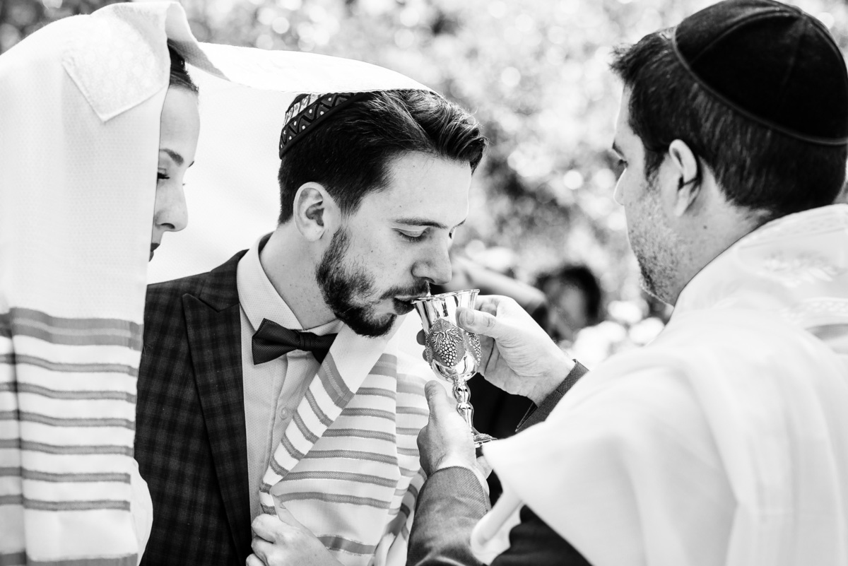 tomando de la copa Casamiento Judío Astilleros Milberg