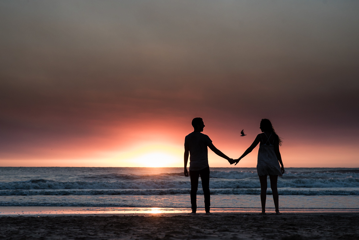Engagement session Sesión pre boda Amanecer en la playa Cariló