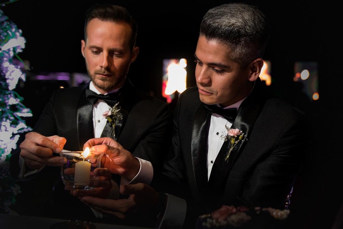 boda gay casamiento igualitario LGBT ceremonia velas