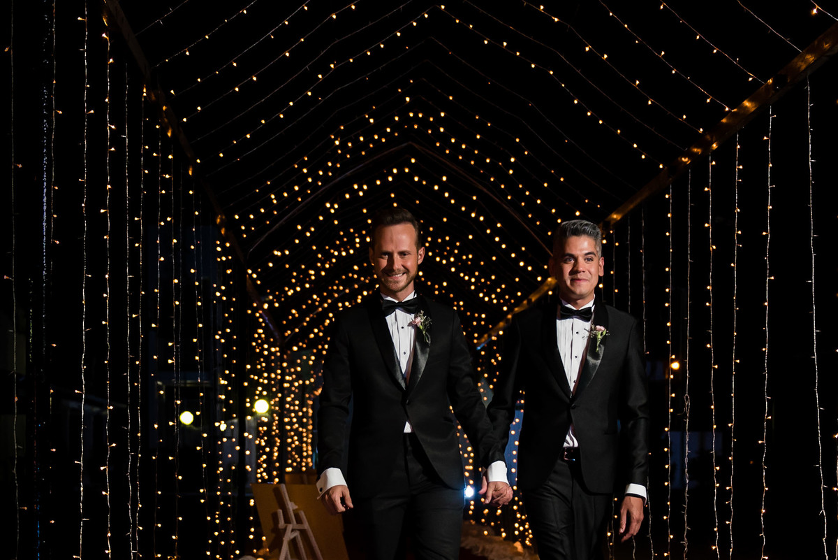 boda gay casamiento igualitario LGBT ingreso de los novios