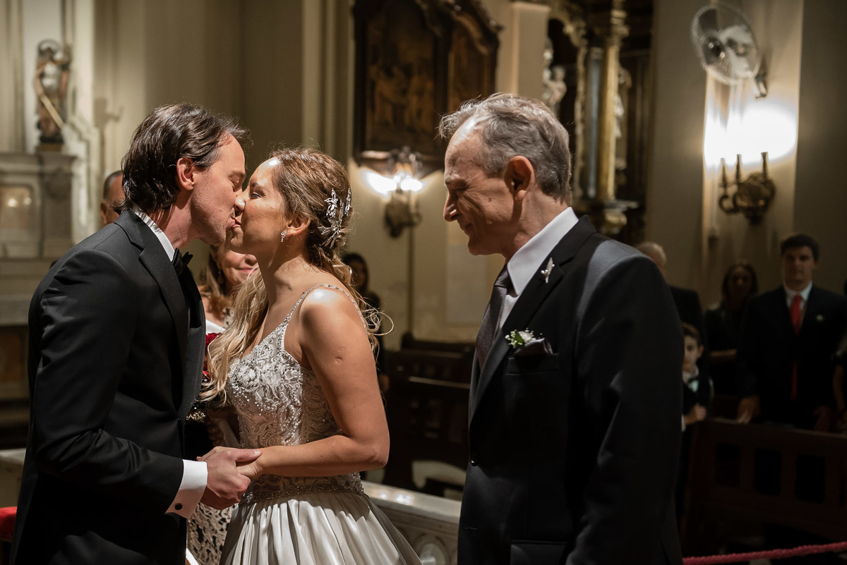Boda Basílica de Nuestra Señora del Socorro Ceremonia Novio recibe a la novia