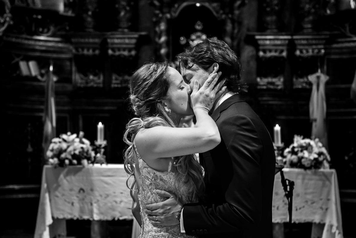Boda Basílica de Nuestra Señora del Socorro Ceremonia Beso de los Novios