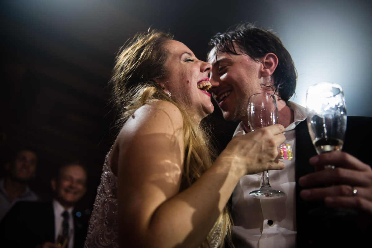 Boda en Punta Carrasco brindis novios risas casamiento Diego Fiorita Dj