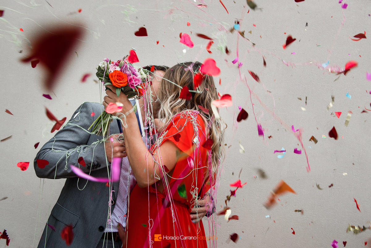 Arroz y papelitos salida novios civil boda casamiento