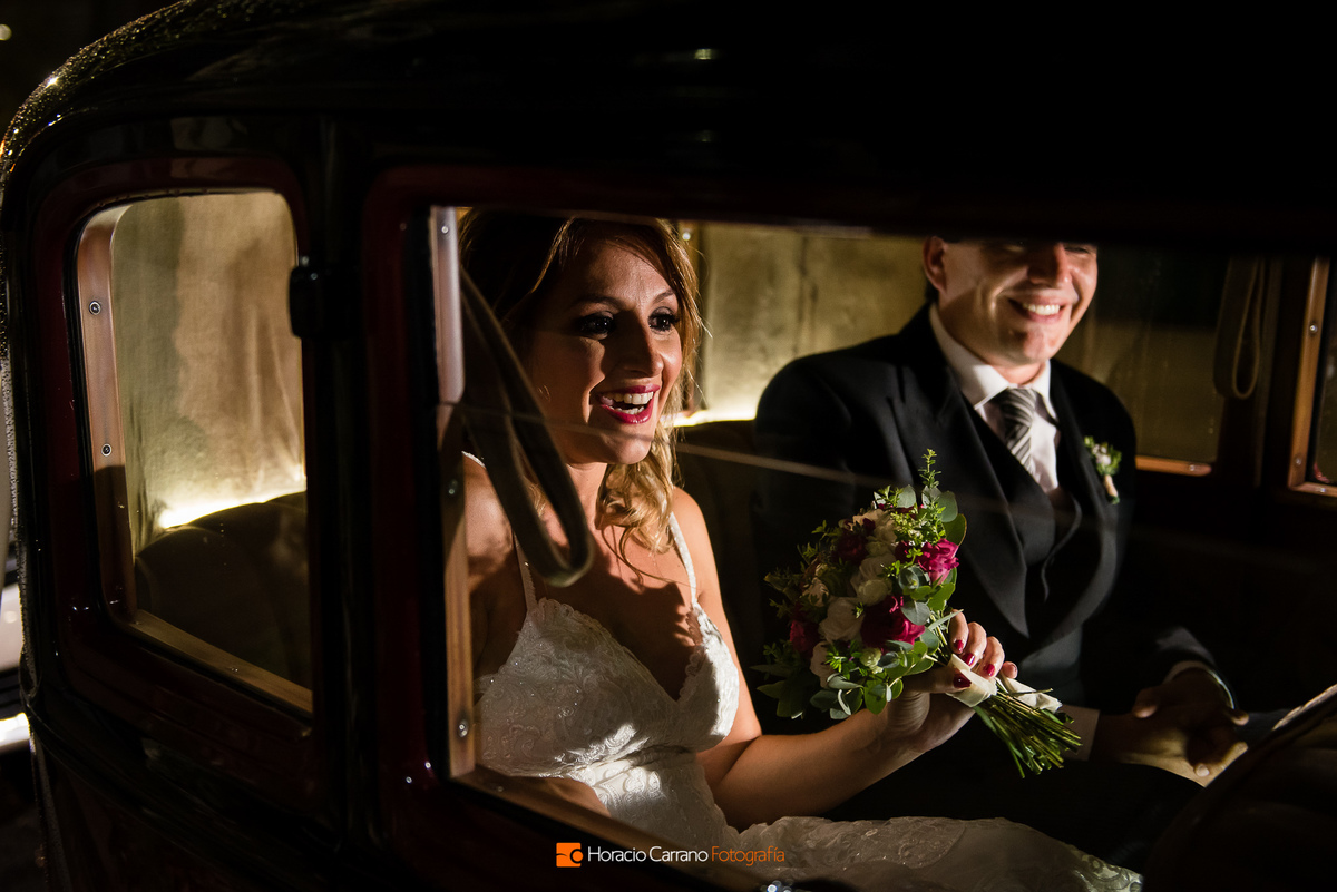 la novia en el auto