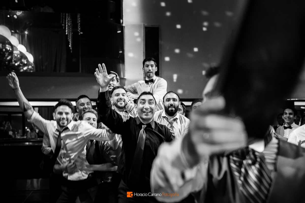 El novio tira el whisky en Punto Bahía Eventos