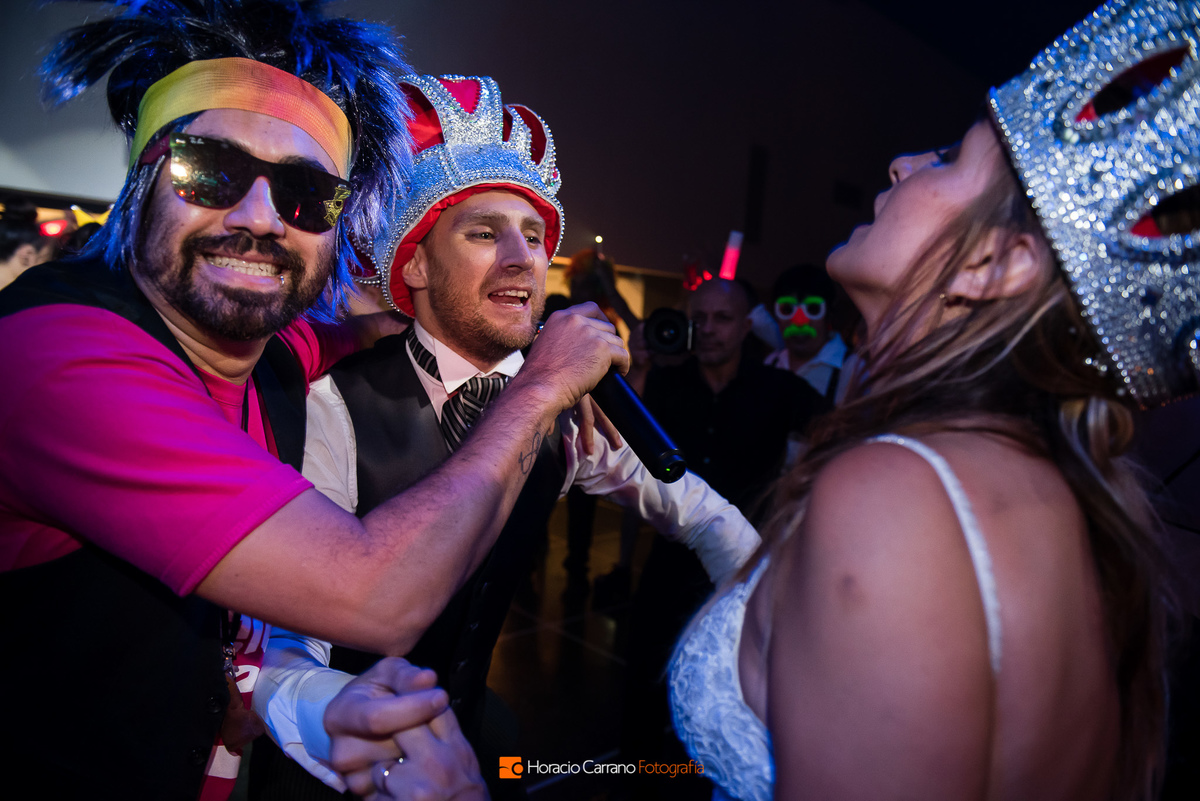 cantan los novios Show en Punto Bahía Eventos