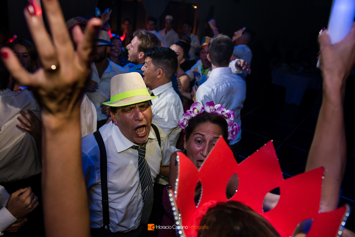 carnaval carioca cotillón coronas casamiento en Punto Bahía eventos