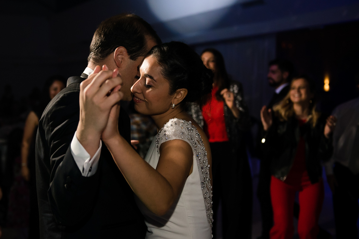 Bailan los novios Ceremonia civil en Parada Uno Funes
