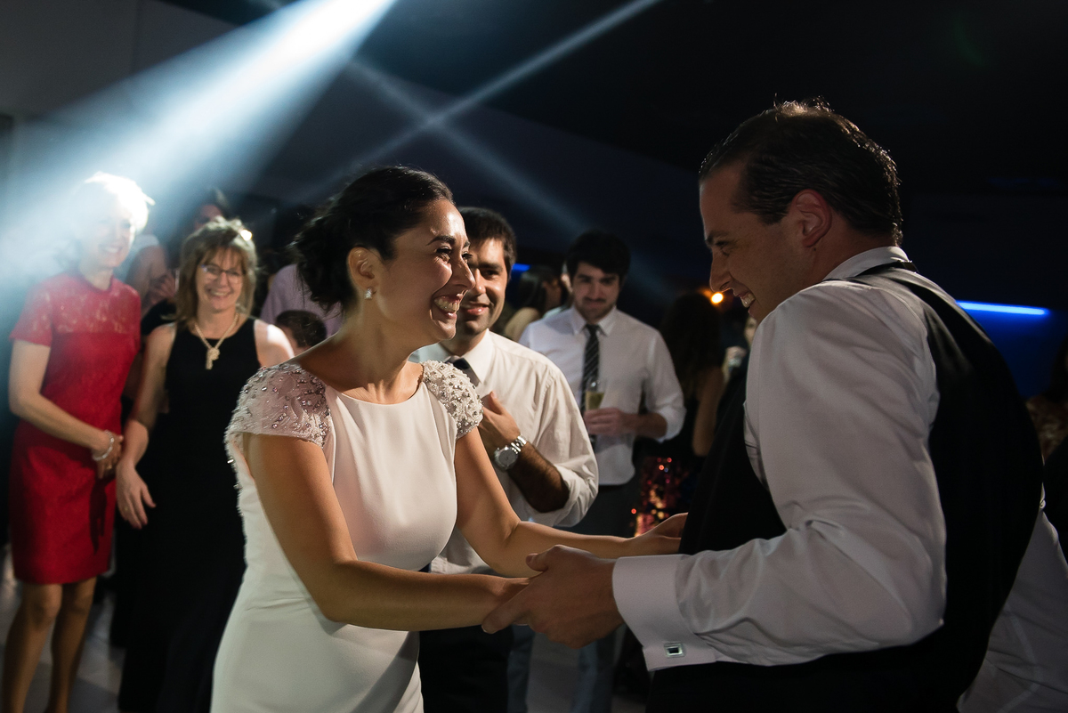 Bailan los novios Ceremonia civil en Parada Uno Funes