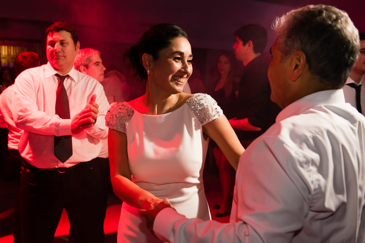 La novia baila en Parada Uno Funes