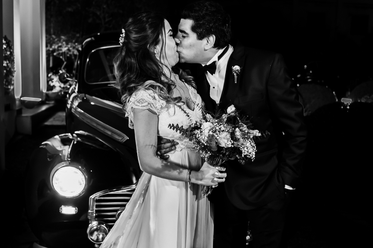 Beso de los novios en Bellinzona Eventos