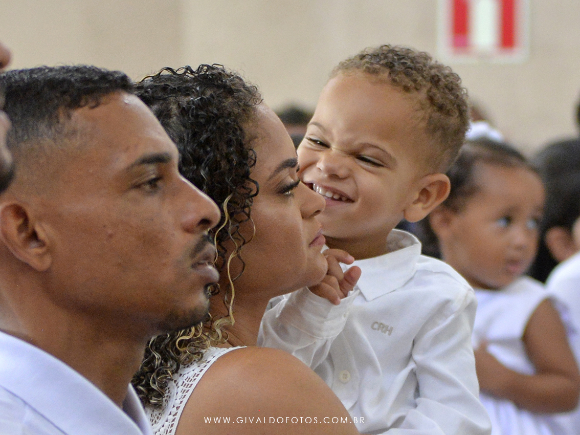 O Santo batismo de Henrry