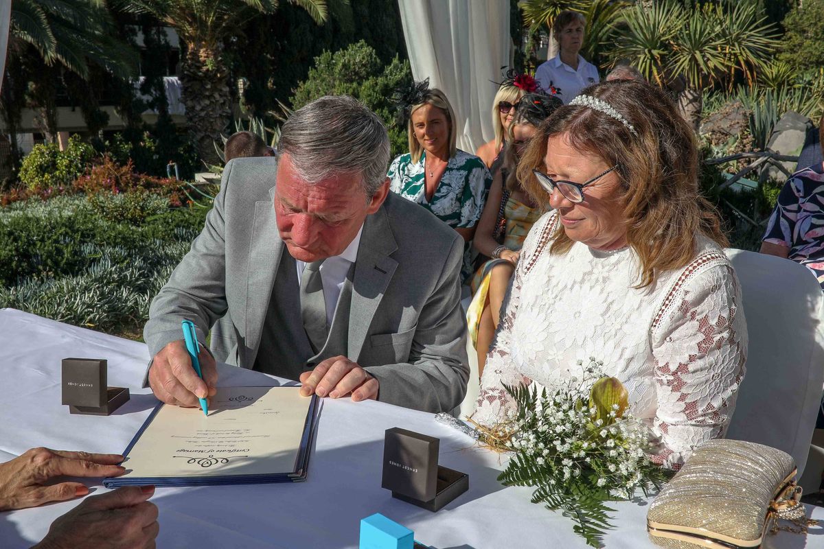 Certificate of Marriage - Isabel Walker & Douglas Walker - 50º Weding Aniversary