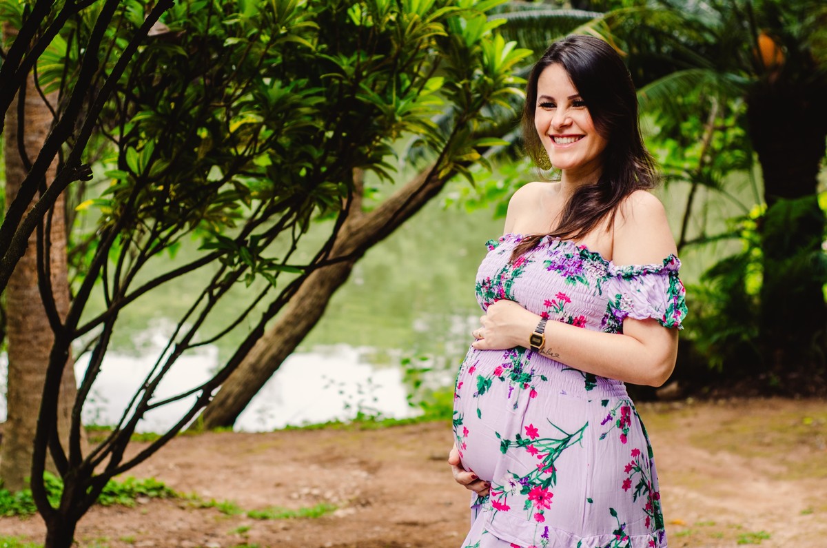 Foto gestante externa vestido lilas lagoa