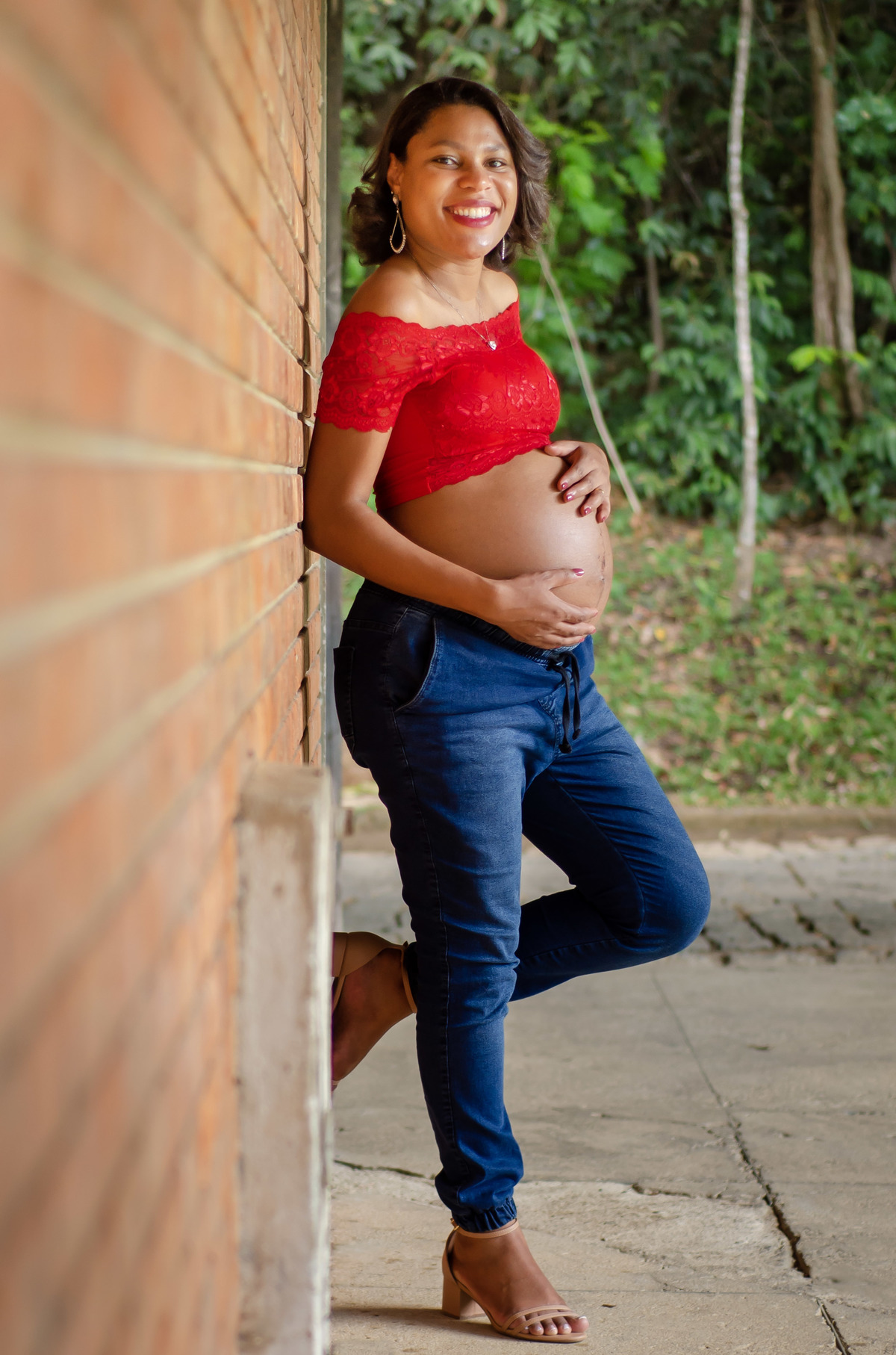 Foto gestante externa natureza cropped vermelho 