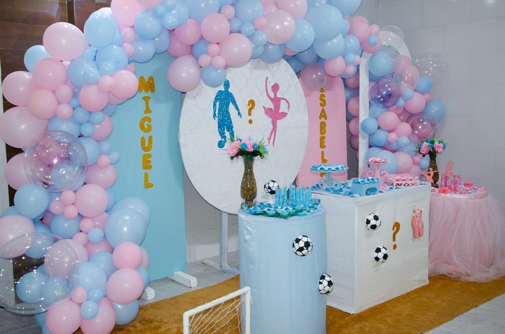 decoração cha revelação futebol azul bailarina rosa