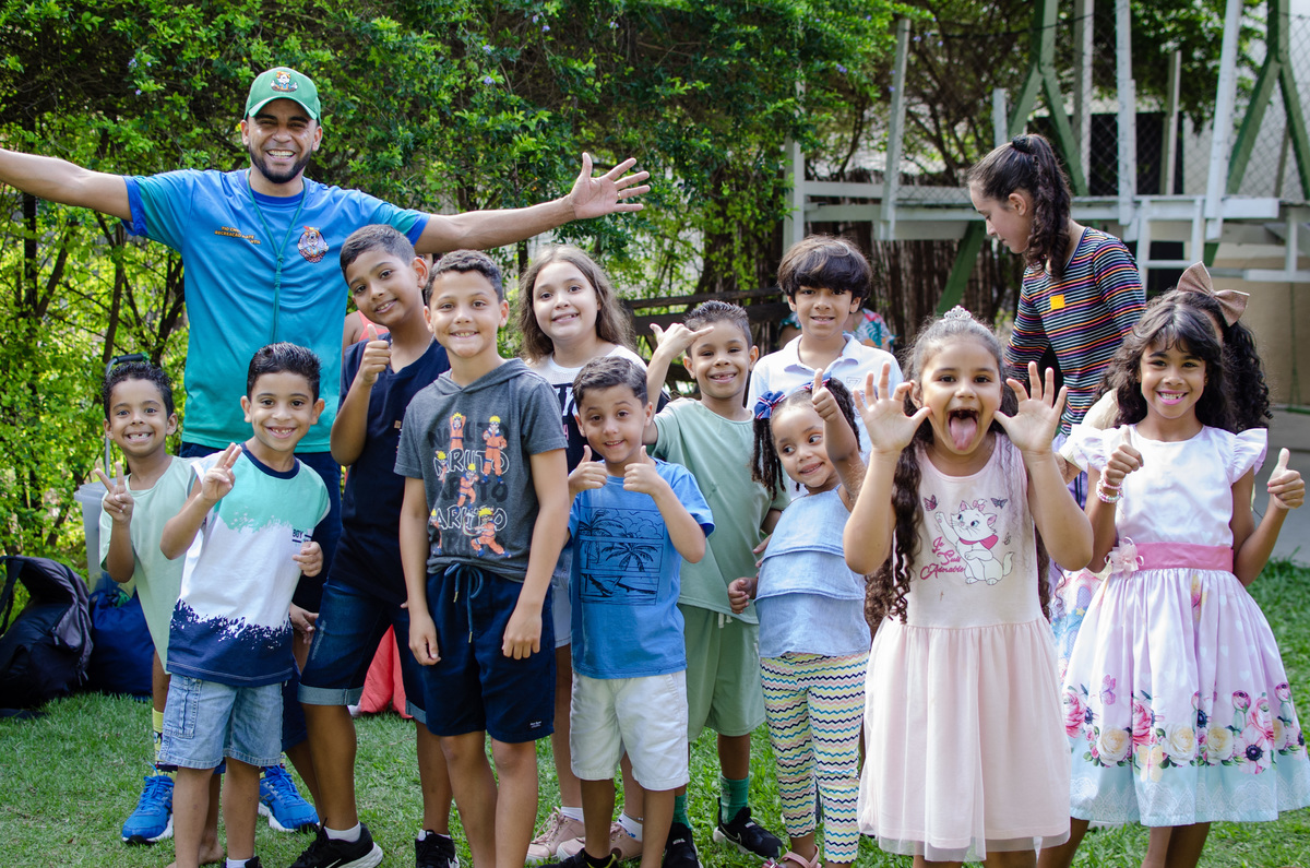 Festa infantil brincadeiras ao ar livre tio chocolate