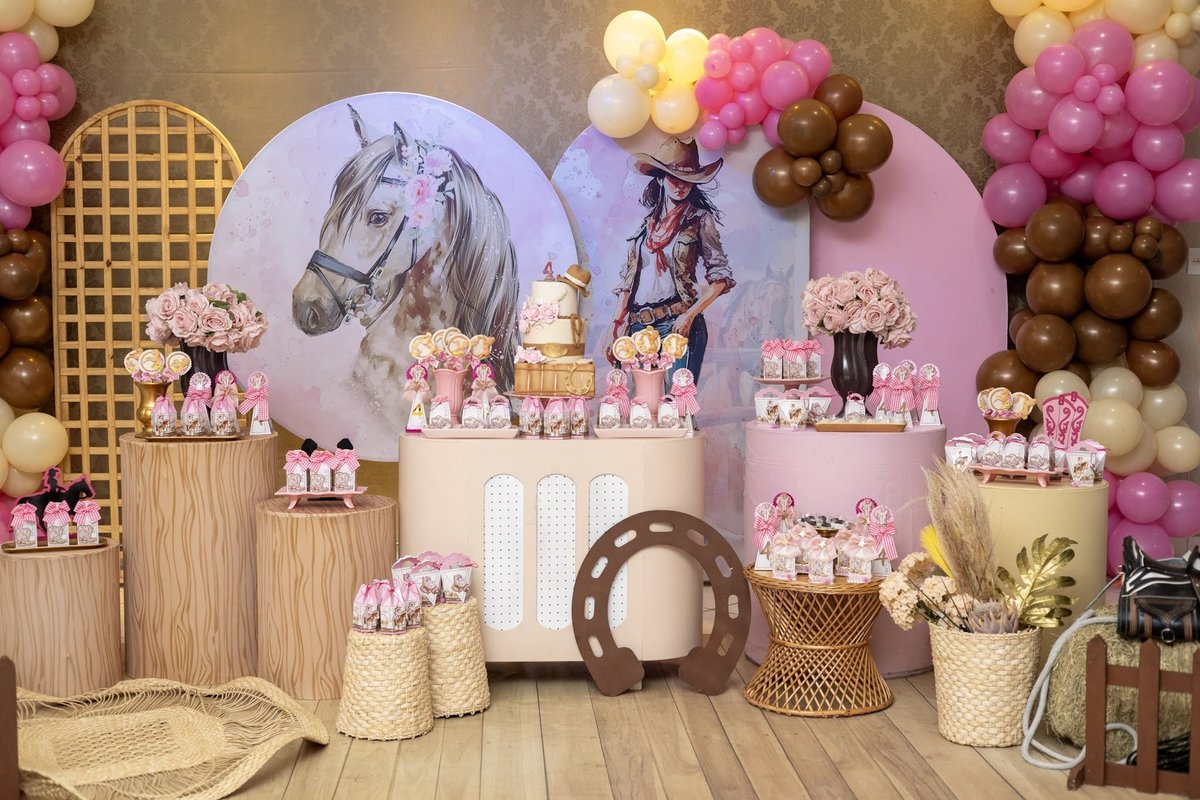Decoração de festa infantil tema Boiadeira Rosa
