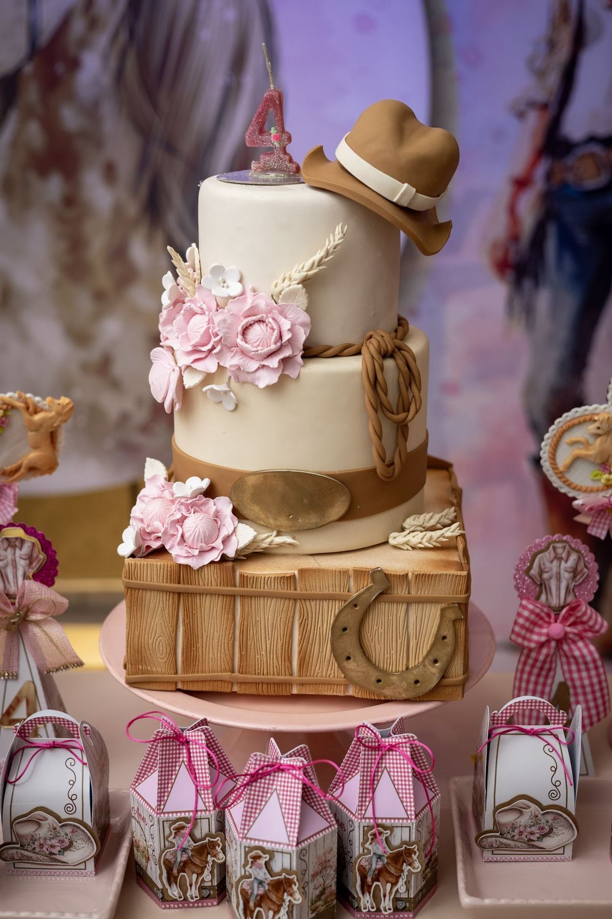 Bolo de aniversário festa infantil menina Boiadeira