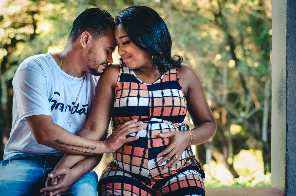 ensaio de gestante e casal externo com luz natural Parque Fazenda Lagoa do Nado