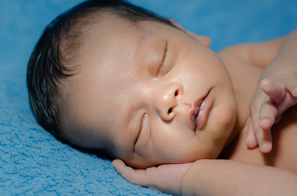 ensaio newborm close detalhe rostinho