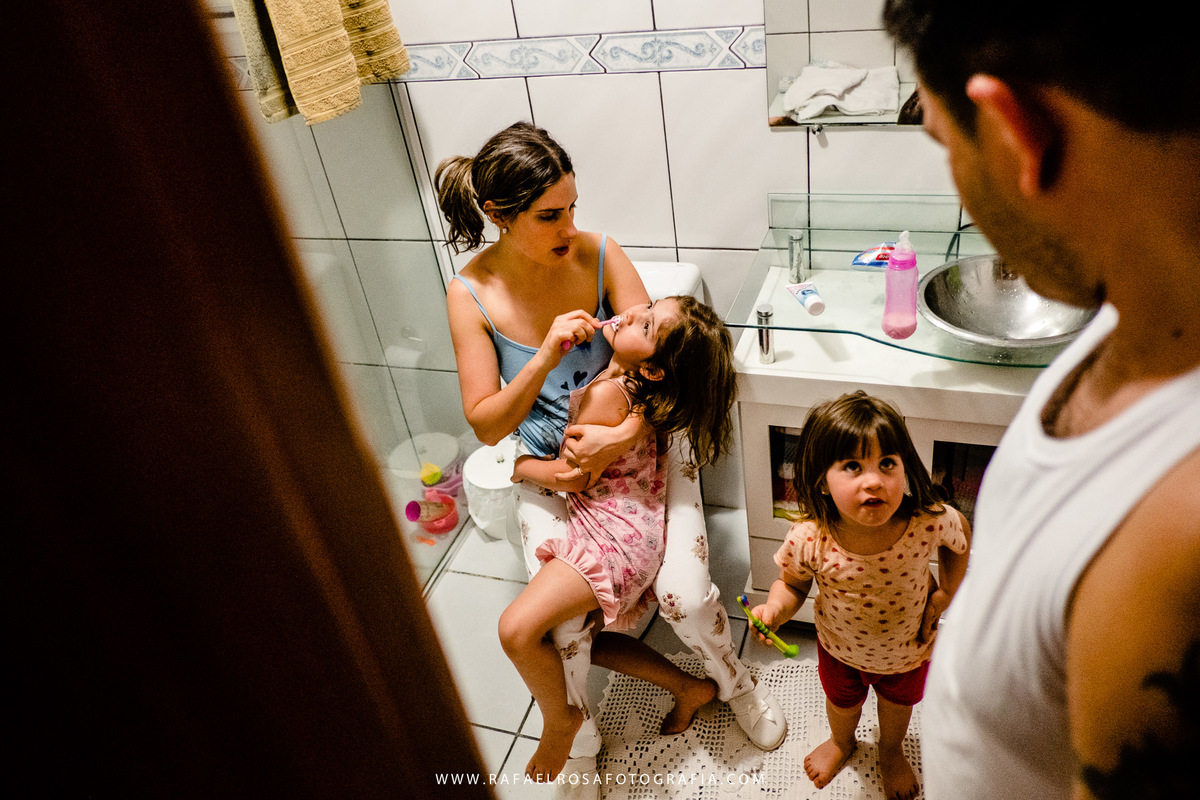 como escovar os dentes de crianças