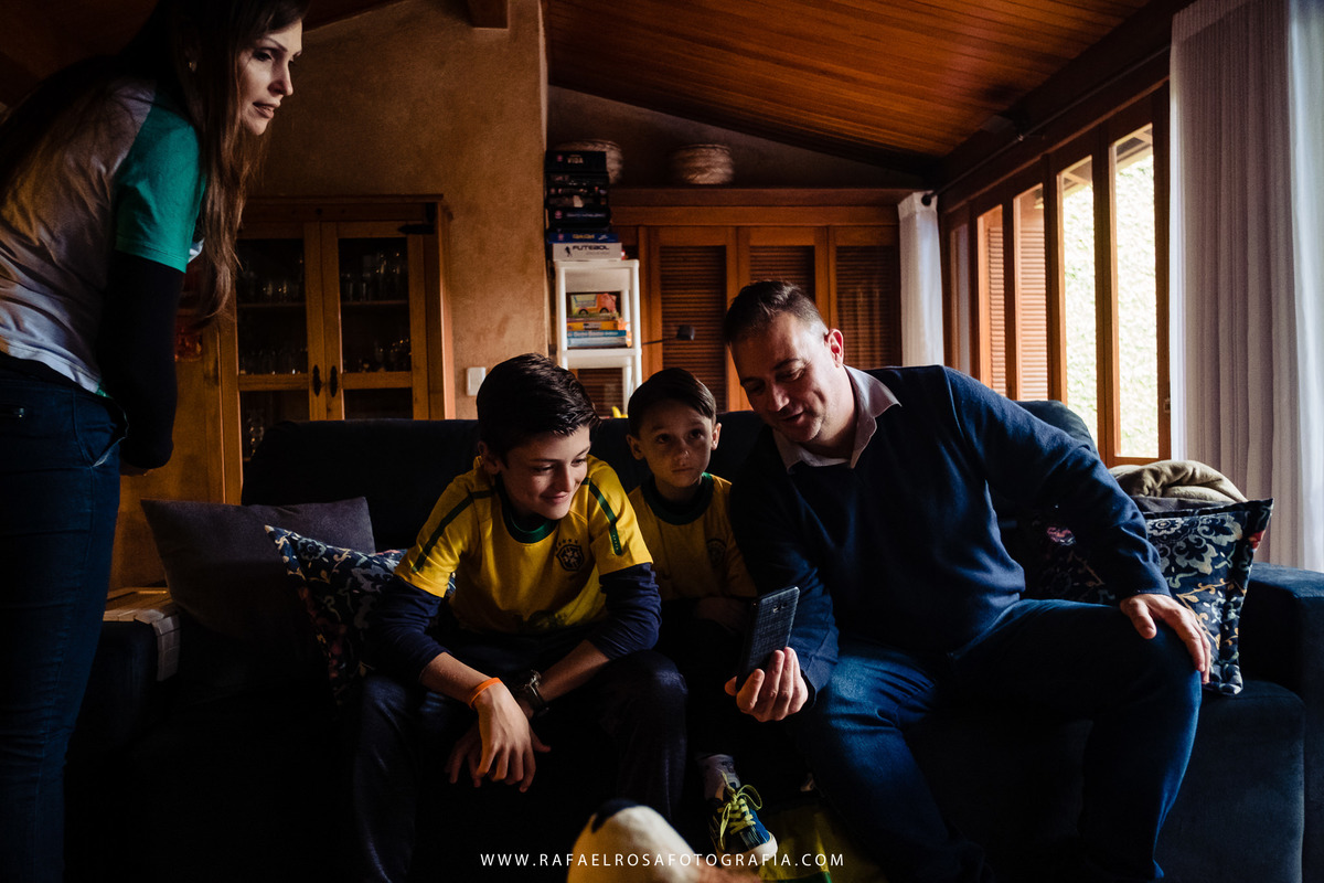 família torcendo pelo brasil