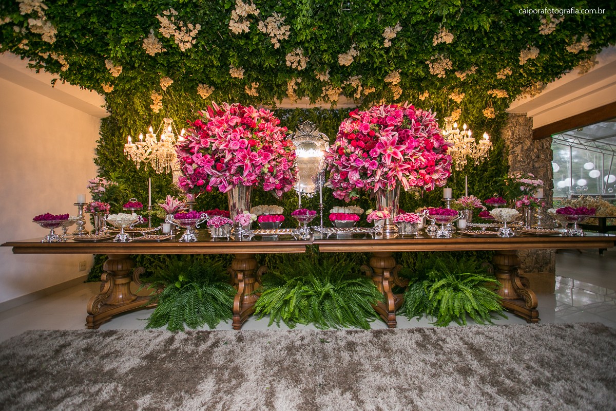 Mesa de doces na casa de festa Green House Buffet na ilha do governador  registrado pelo fotógrafo de casamentos RJ Caipora fotografia