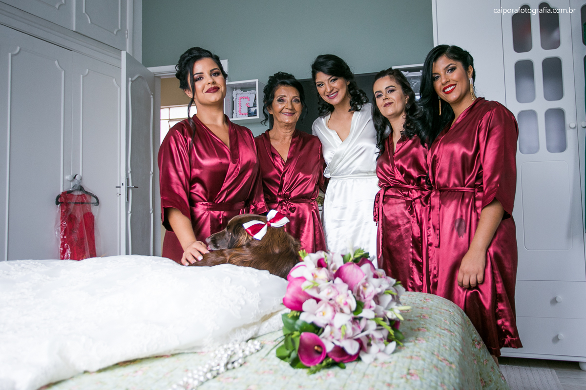 Noiva e as madrinhas do casamento  registrado pelo fotógrafo de casamentos RJ Alexandre Caipora
