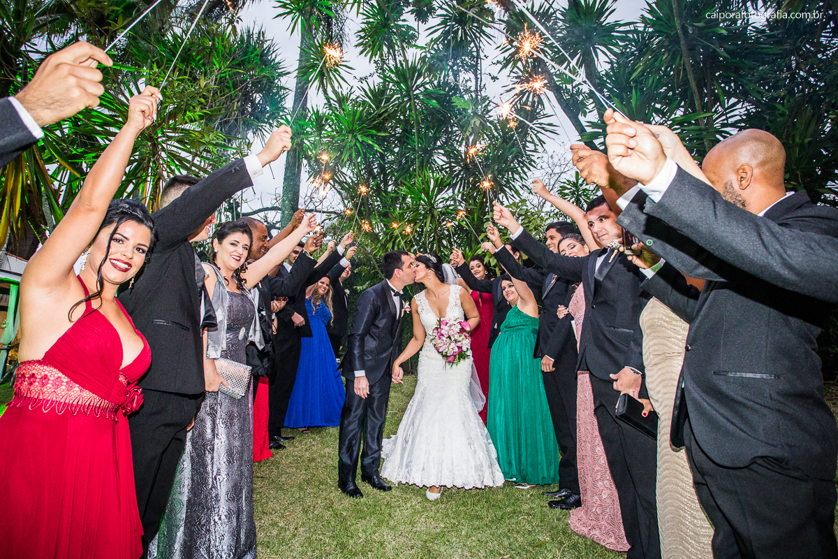 Velas Sparkles de casamento registrado pelo fotógrafo de casamentos RJ Caipora fotografia
