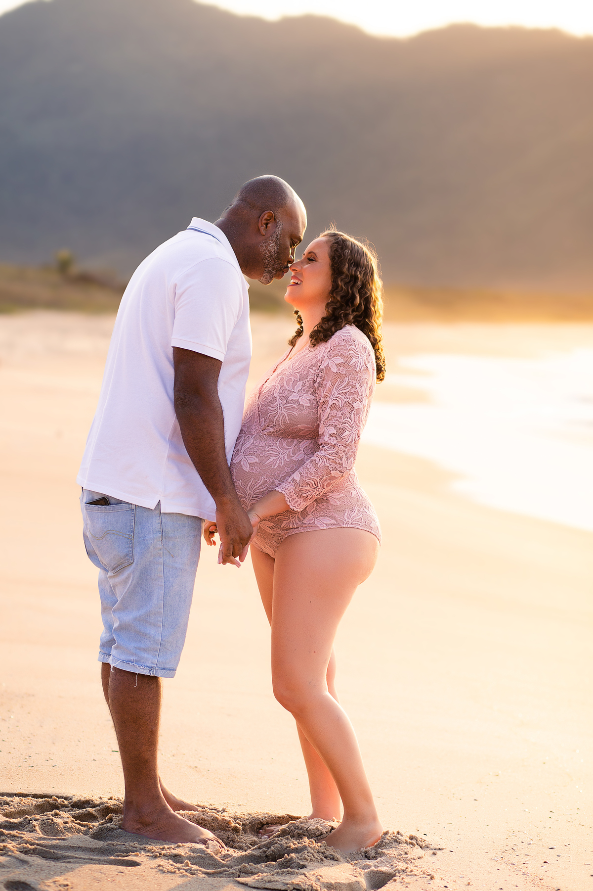 Ensaio de gestante Externo - Gestante Erica - Praia de Grumari - Ensaio de gestante praia de Grumari