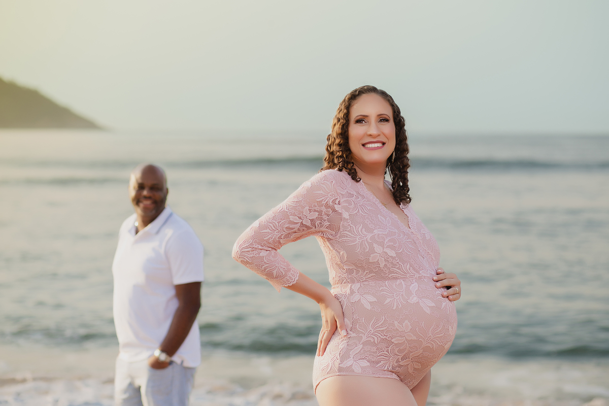 Ensaio de gestante Externo - Gestante Erica - Praia de Grumari - Ensaio de gestante praia de Grumari