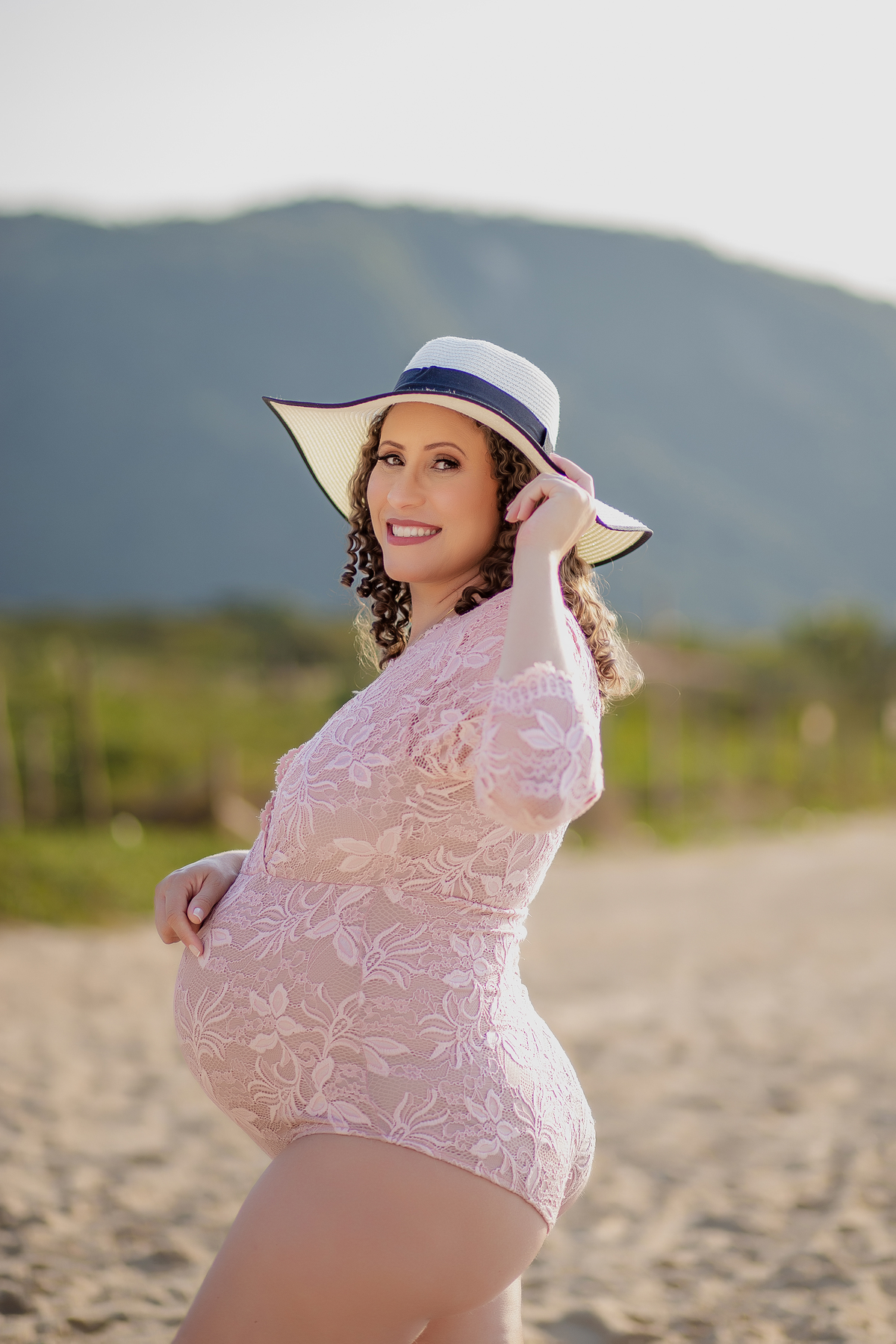 Ensaio de gestante Externo - Gestante Erica - Praia de Grumari - Ensaio de gestante praia de Grumari