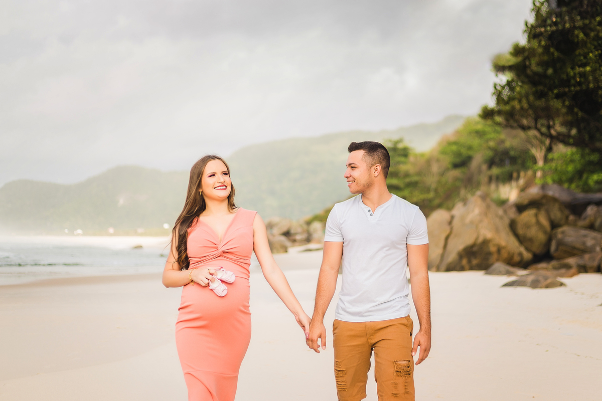 Ensaio de Gestante - Ensaio de Gestante Praia de Grumari, RJ -Gestante Rafaela