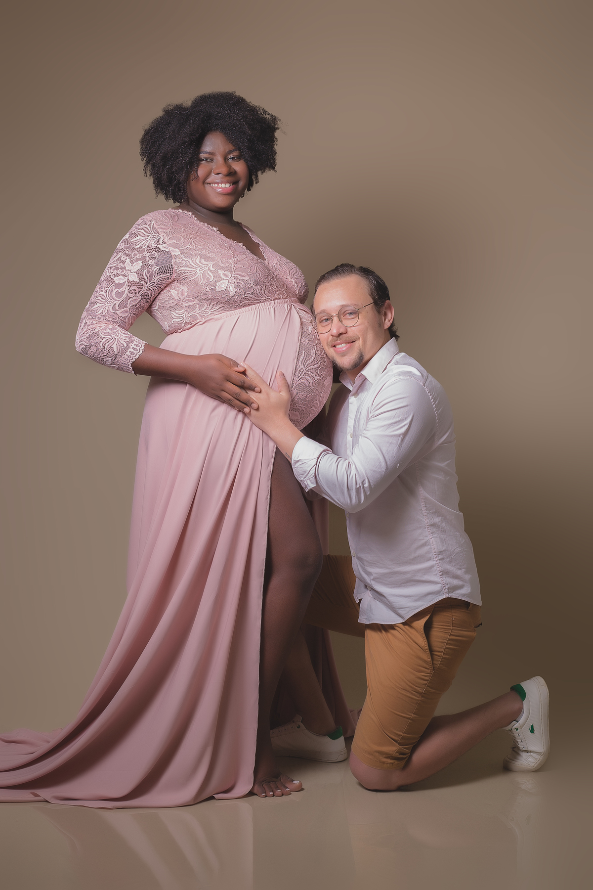 Ensaio de gestante Estúdio - Ensaio da gestante Larissa - Ensaio em estúdio - Ensaio Interno