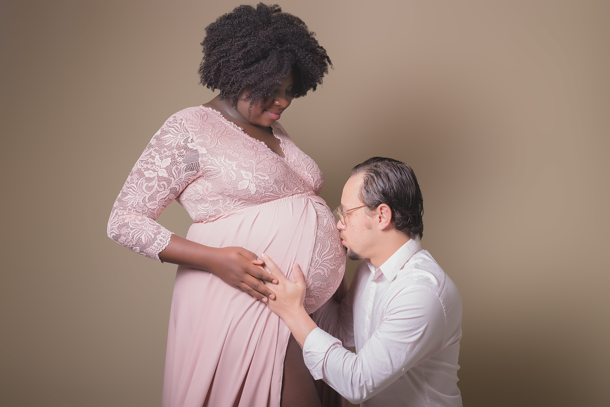 Ensaio de gestante Estúdio - Ensaio da gestante Larissa - Ensaio em estúdio - Ensaio Interno