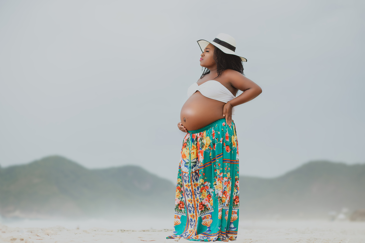 Ensaio de Gestante - Ensaio de Gestante Praia de Grumari, RJ -Gestante Mariana