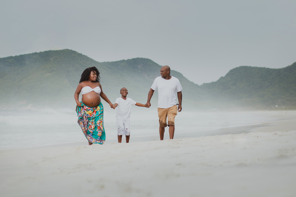 Ensaio de Gestante - Ensaio de Gestante Praia de Grumari, RJ -Gestante Mariana