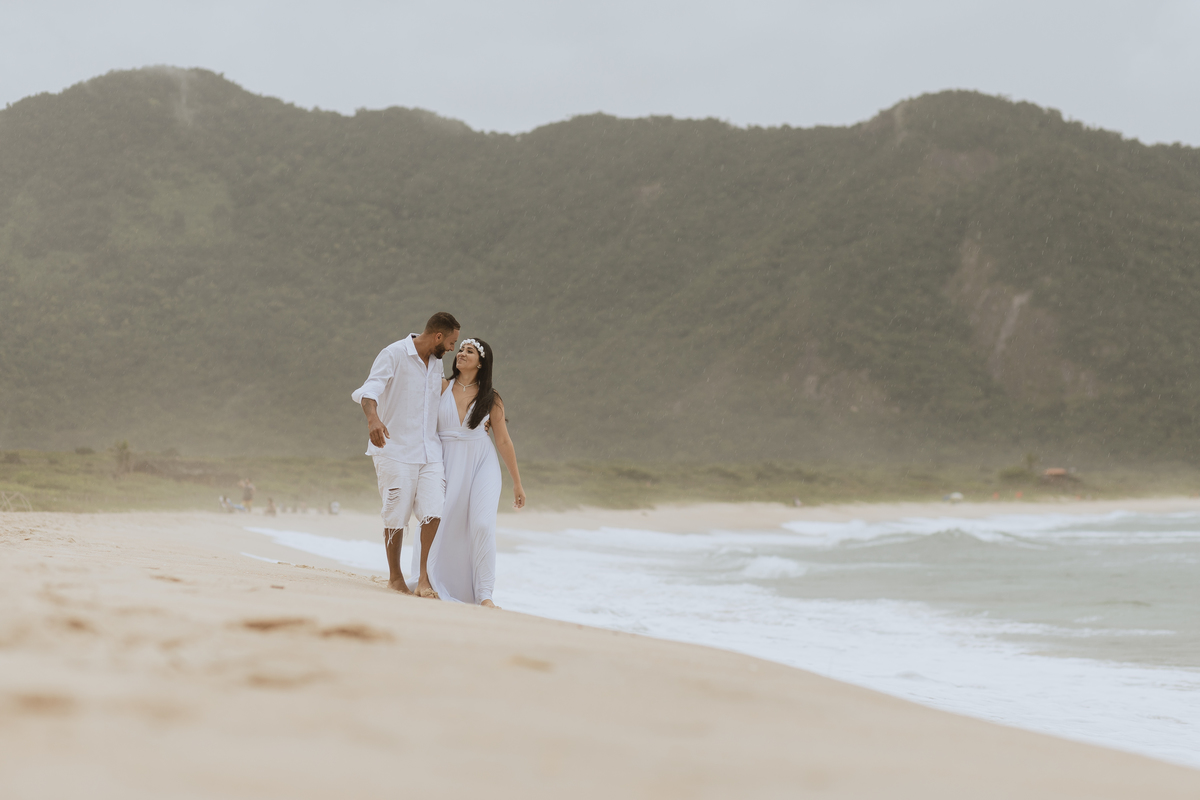 Ensaio de Casal - Ensaio pós casamento - Ensaio na Praia de Grumari - Ensaio Cintia e Robson