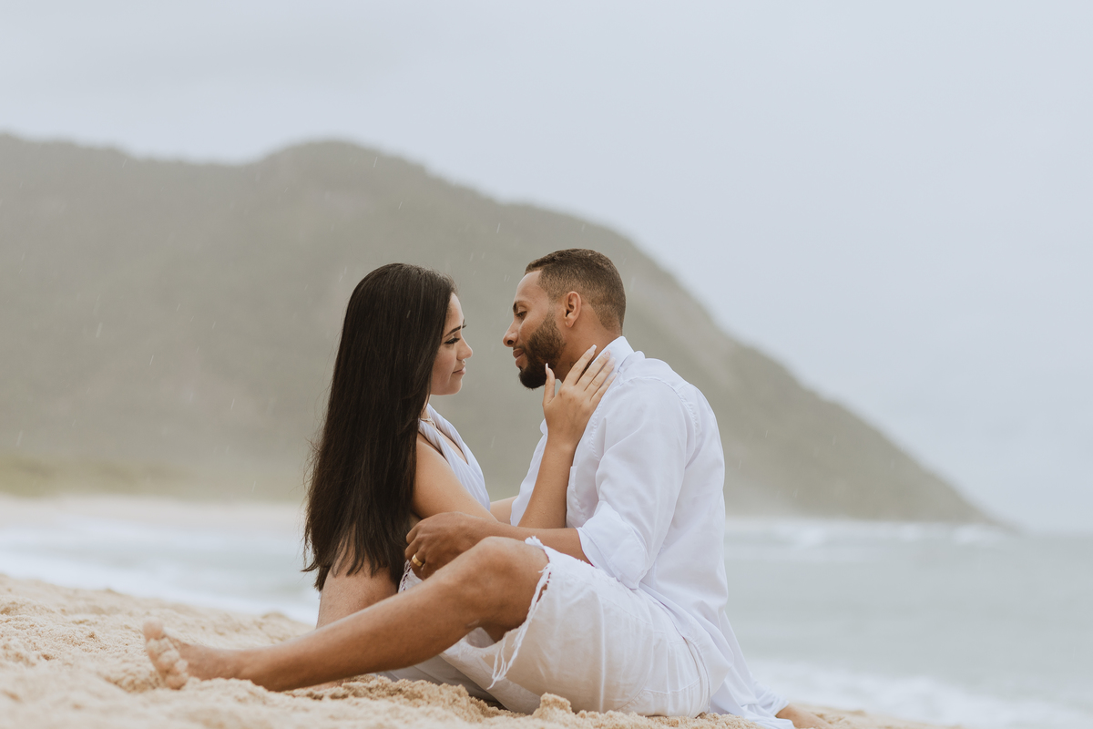 Ensaio de Casal - Ensaio pós casamento - Ensaio na Praia de Grumari - Ensaio Cintia e Robson