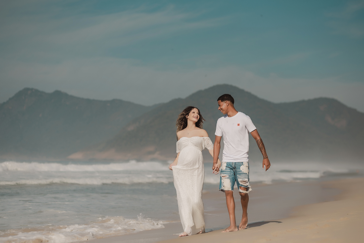 Ensaio de gestante Externo - Gestante Eduarda - Praia de Grumari