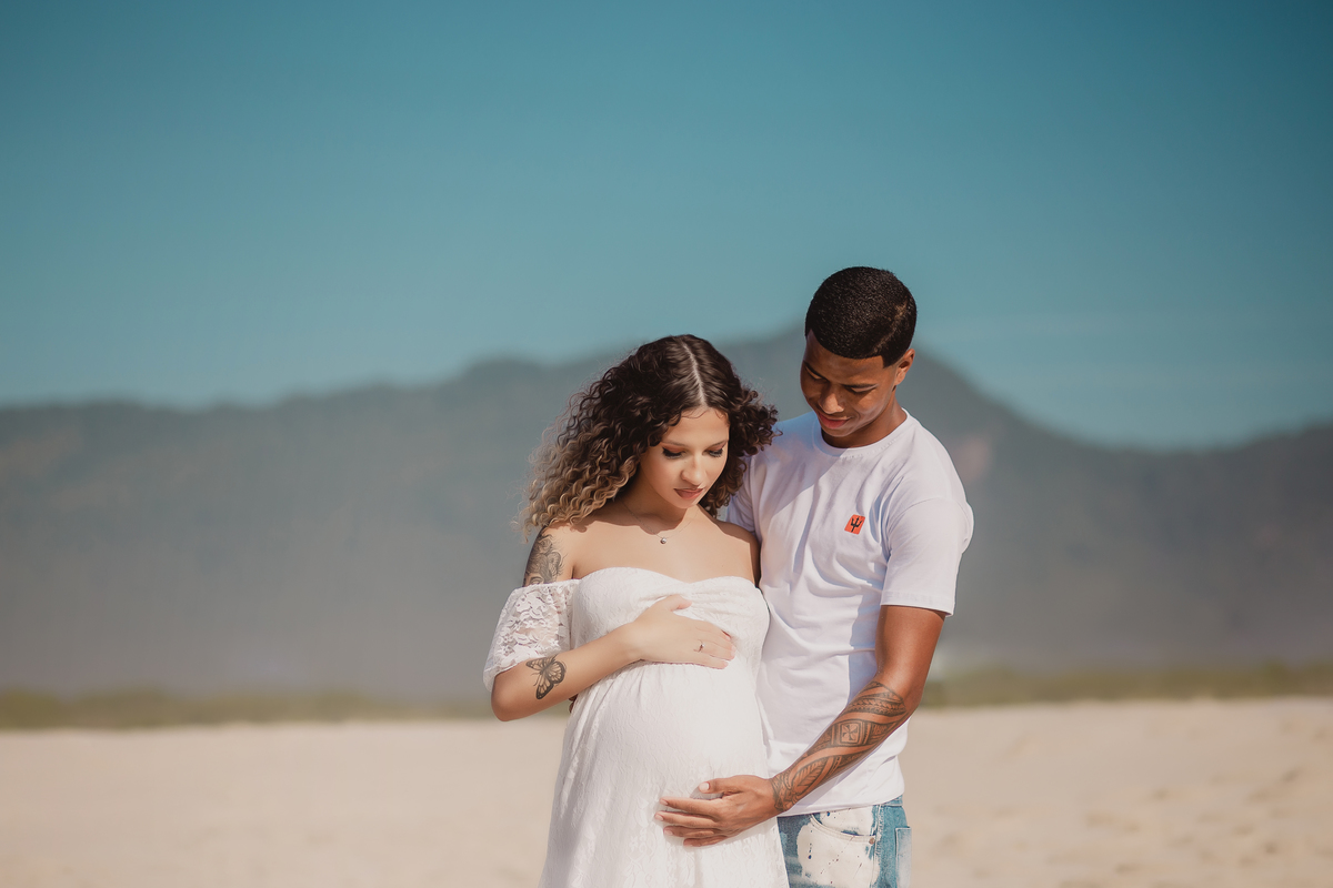 Ensaio de gestante Externo - Gestante Eduarda - Praia de Grumari