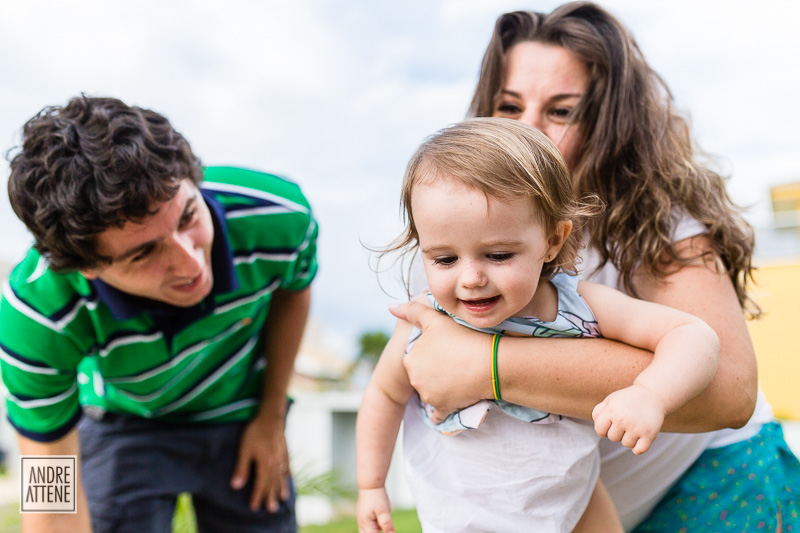 mamãe brincando com sua filha