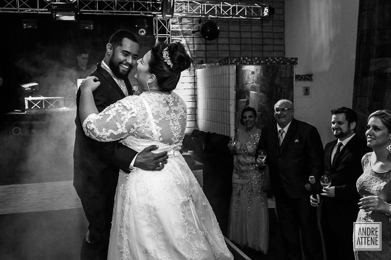 a primeira dança depois de casados