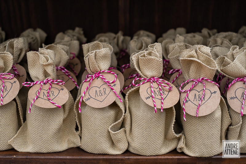 as lembrancinhas foram feitas pelo próprios noivos, Handmade With love