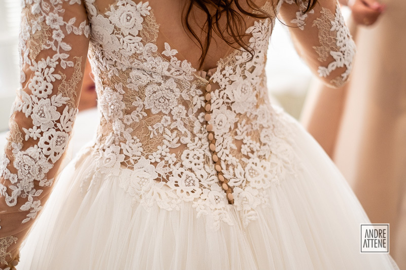 detalhe do vestido da noiva