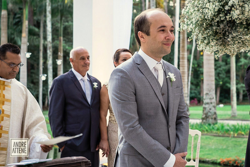 reação do noivo emocionado ao ver sua noiva em casamento na fazenda 7 lagoas