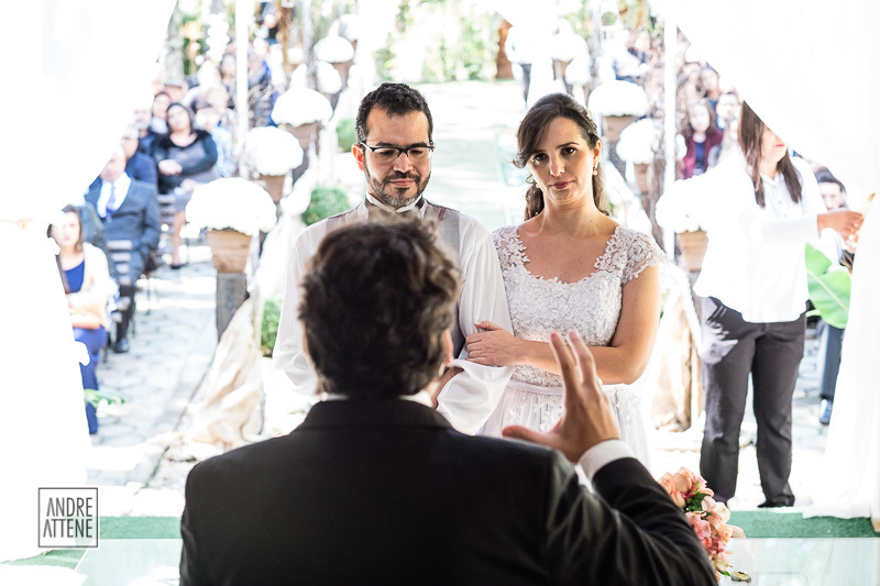 o pastor traz aos noivos uma palavra de amor